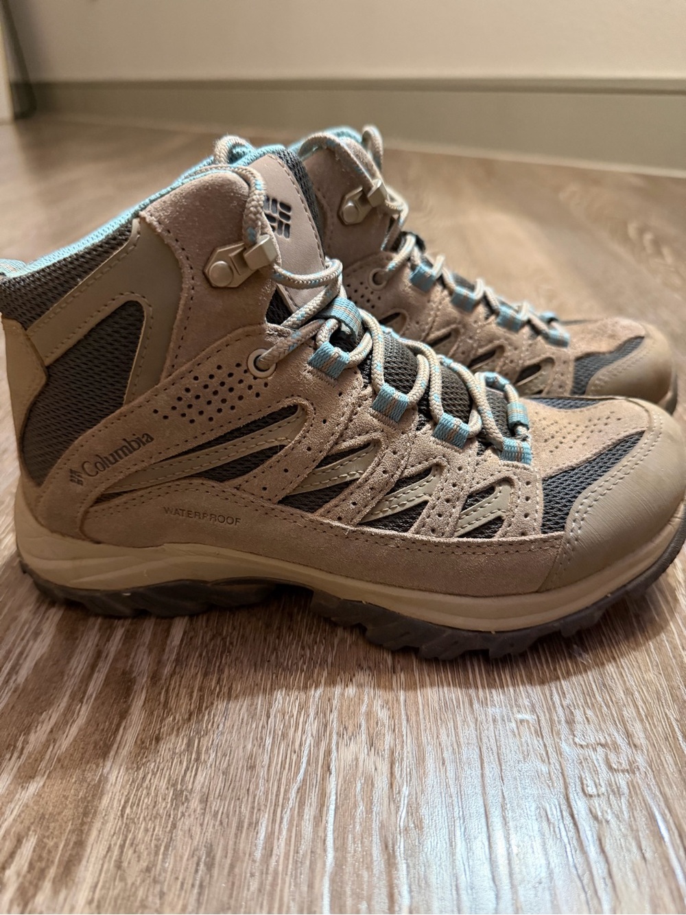 columbia hiking boots
